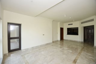 Beachfront 2 Bed with Full Sea | Dubai Eye &amp; Palm views, picture 3
