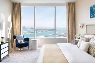 Luxury apartment in Palm Jumeirah tower with breath-taking views, picture 1