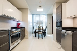 Bahwan Tower, picture 1