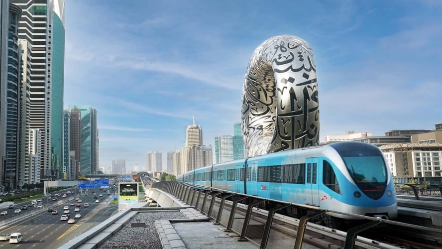 Navigating Dubai with Ease: Cars, Metro, & Apps Guide