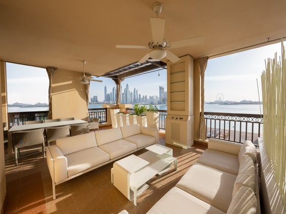 Extraordinary Luxury Apartment with Full Sea Views on Palm Jumeirah, picture 1