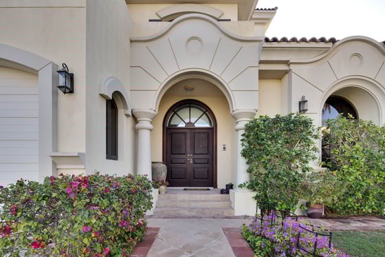 Marina facing Garden Homes Luxury Villa on Palm Jumeirah, picture 1