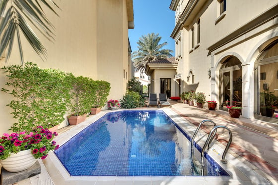 Marina facing Garden Homes Luxury Villa on Palm Jumeirah, picture 7