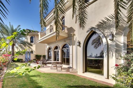 Marina facing Garden Homes Luxury Villa on Palm Jumeirah, picture 9