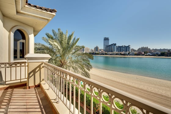 Marina facing Garden Homes Luxury Villa on Palm Jumeirah, picture 29