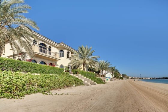 Marina facing Garden Homes Luxury Villa on Palm Jumeirah, picture 12