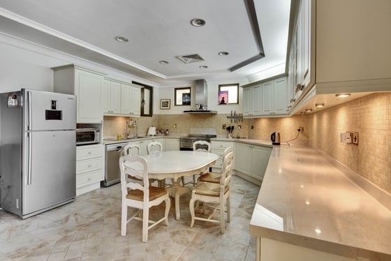 Marina facing Garden Homes Luxury Villa on Palm Jumeirah, picture 22
