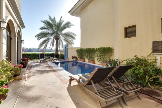 Marina facing Garden Homes Luxury Villa on Palm Jumeirah, picture 5