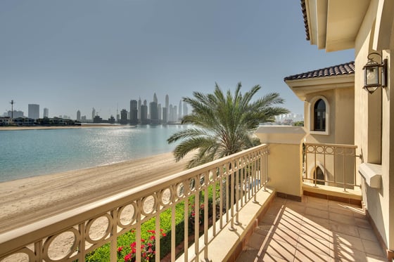 Marina facing Garden Homes Luxury Villa on Palm Jumeirah, picture 30