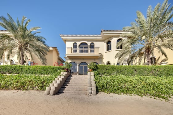 Marina facing Garden Homes Luxury Villa on Palm Jumeirah, picture 10