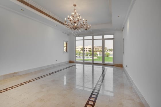Exclusive Luxury Villa with Private Pool in Emirates Hills, picture 8