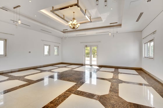 Exclusive Luxury Villa with Private Pool in Emirates Hills, picture 18