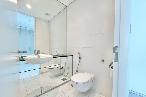 High Floor 2 Bedroom Apartment with Sea Views in DIFC, picture 18