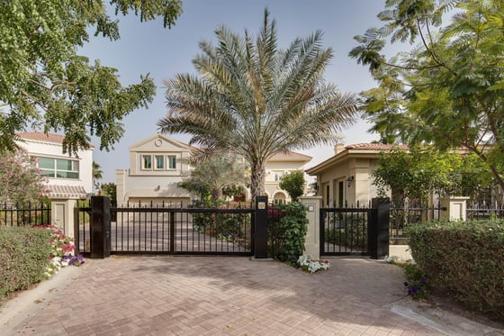 Extended 7 bedroom Masterview in Jumeirah Islands, picture 27