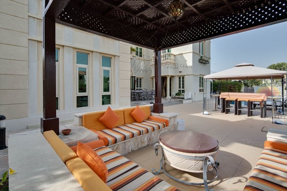 Extended 7 bedroom Masterview in Jumeirah Islands, picture 22