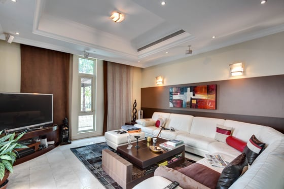 Extended 7 bedroom Masterview in Jumeirah Islands, picture 11
