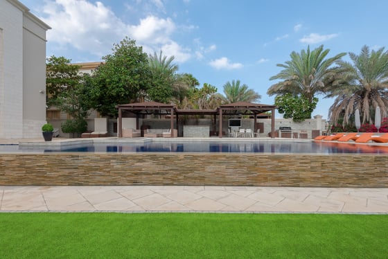 Golf Course Luxury Villa with Skyline Views in Emirates Hills, picture 5