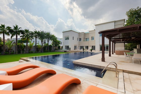 Golf Course Luxury Villa with Skyline Views in Emirates Hills, picture 3