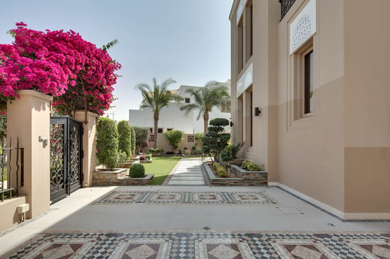 Serene Acacia Villa in Exceptional Location, Al Barari, picture 9