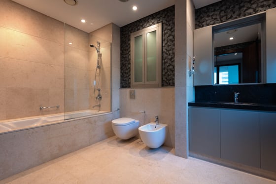 Spectacular Views Stunning Upgraded Penthouse, picture 13