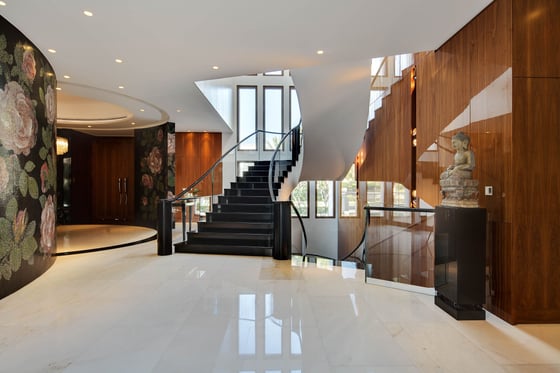 Expansive, Ultra-luxury Mansion Villa in Emirates Hills, picture 6