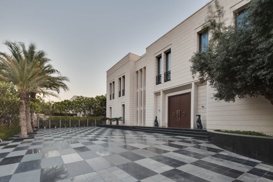 Expansive, Ultra-luxury Mansion Villa in Emirates Hills, picture 28