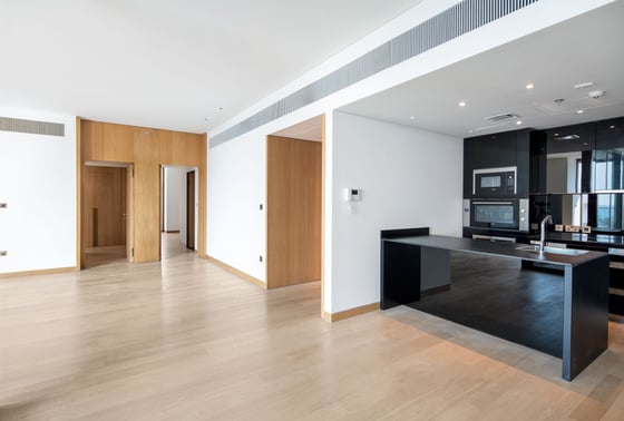 Luxury Waterfront Apartment on Jumeirah Bay Island, picture 3