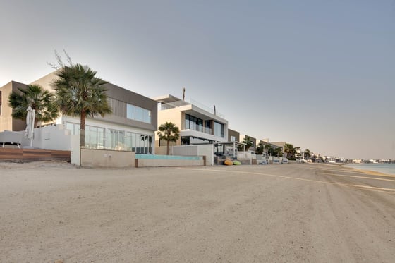 Fully Furnished Beachfront Villa On Palm Jumeirah, picture 35