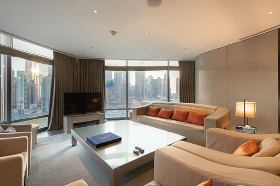 Elegantly Furnished Apartment in Armani with Full Fountain Views, picture 3