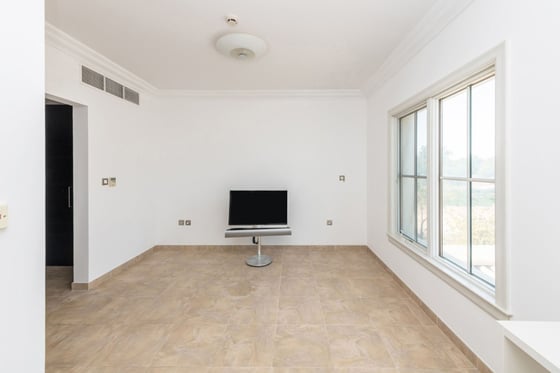 Secluded Golf Course Facing Sawgrass in Jumeirah Golf Estates, picture 8