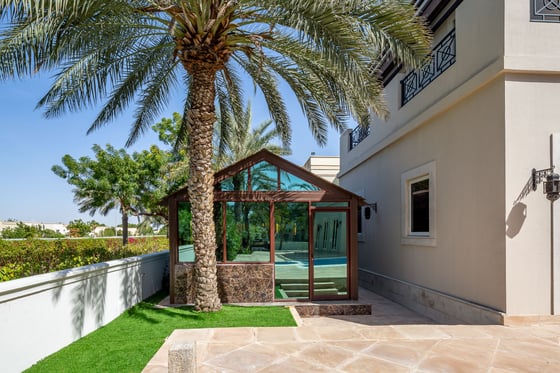 Beautifully Upgraded Corner Plot Mansion Villa in Emirates Hills, picture 2