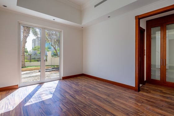 Beautifully Upgraded Corner Plot Mansion Villa in Emirates Hills, picture 8