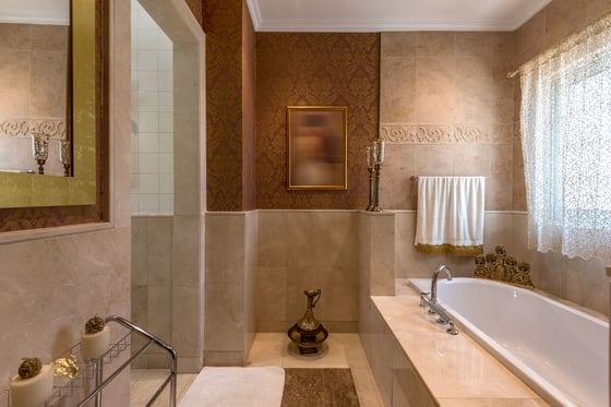 Beautifully Upgraded Corner Plot Mansion Villa in Emirates Hills, picture 11
