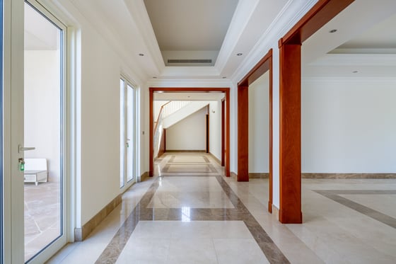 Beautifully Upgraded Corner Plot Mansion Villa in Emirates Hills, picture 7