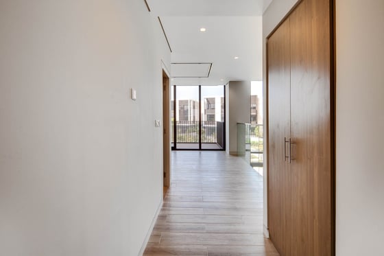 Brand New Villa with Rooftop Terrace on Jumeirah Bay Island, picture 8