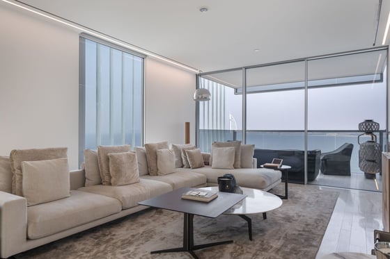 Ultra Luxurious Penthouse with Infinite Sea Views, picture 2