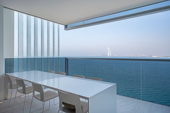 Ultra Luxurious Penthouse with Infinite Sea Views, picture 1