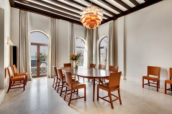 Custom-built, Beachfront Luxury Villa in Umm Suqeim, picture 31