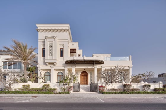 Custom-built, Beachfront Luxury Villa in Umm Suqeim, picture 1