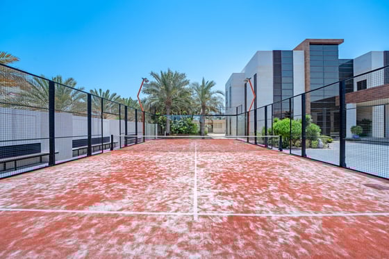 Exquisite and Spacious Luxury Villa in Umm Suqeim, picture 21