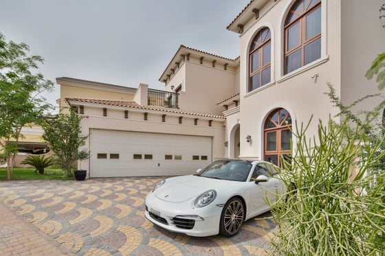 Vacant Luxury Villa With Lake Views, picture 11