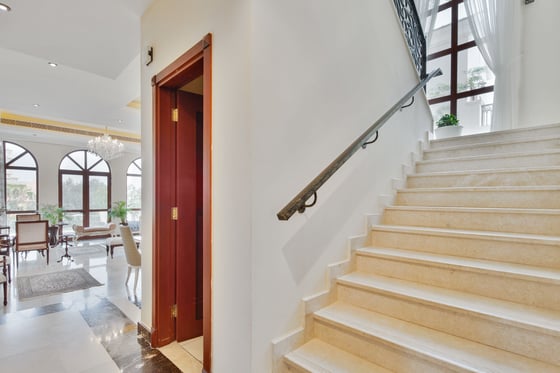 Vacant Luxury Villa With Lake Views, picture 16