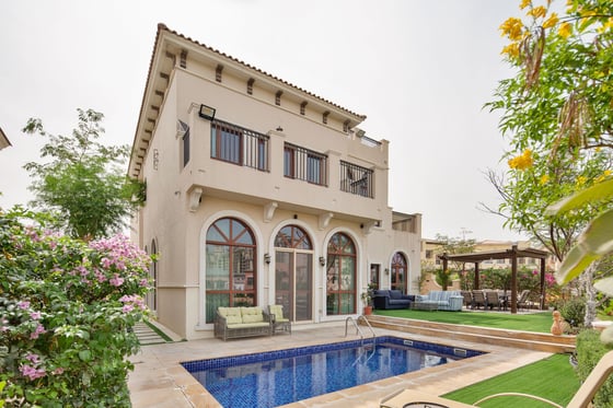 Vacant Luxury Villa With Lake Views, picture 8