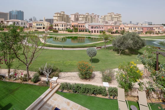 Vacant Luxury Villa With Lake Views, picture 14