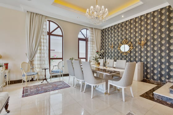 Vacant Luxury Villa With Lake Views, picture 3