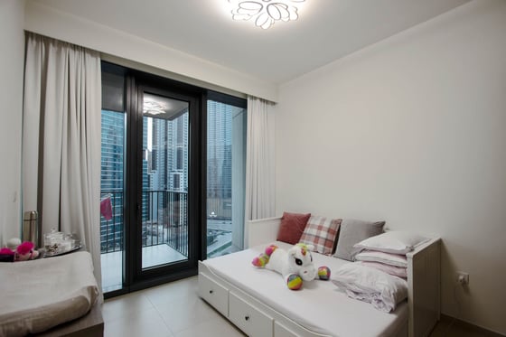 Spacious 2 Bedroom with Study in Downtown, picture 5