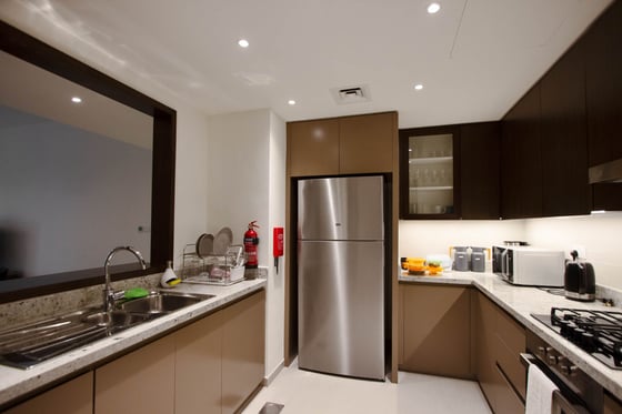 Spacious 2 Bedroom with Study in Downtown, picture 14