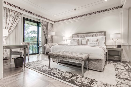 Palatial 4 bedroom Duplex Townhouse in Palazzo Versace, picture 8