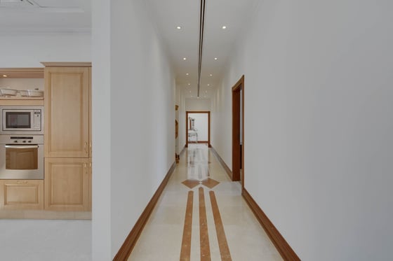 V Sector Grand Villa in Emirates Hills, picture 32