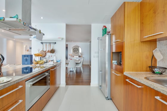 Stylish Luxury Apartment in Prominent DIFC Residence, picture 8